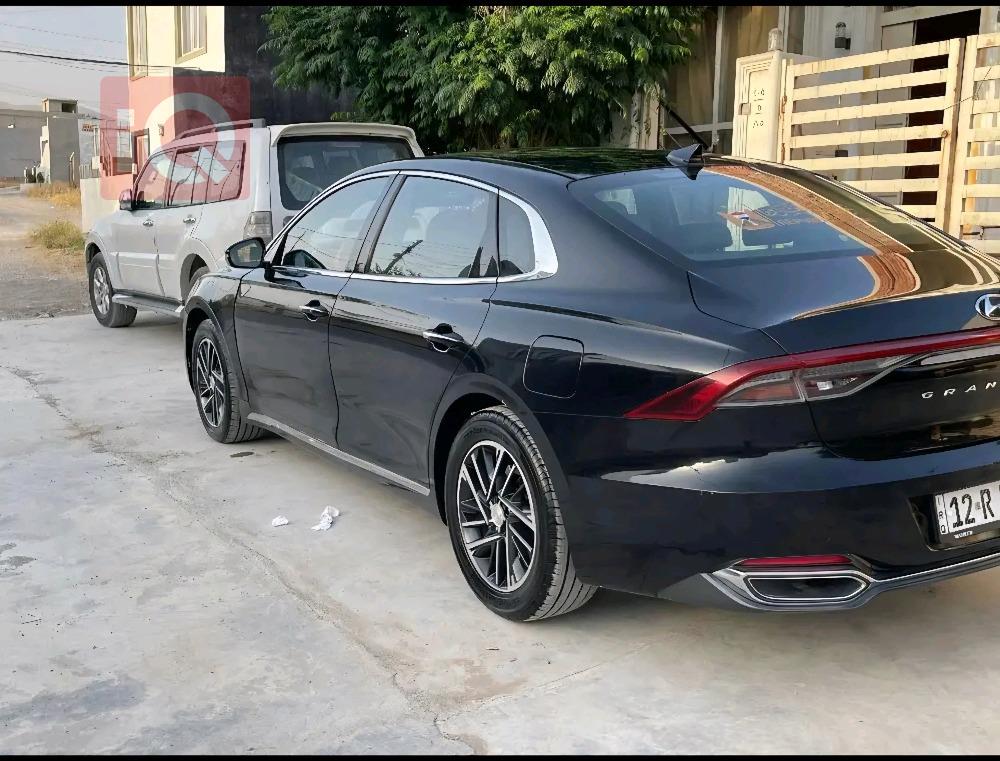 هیوندای ازێرا